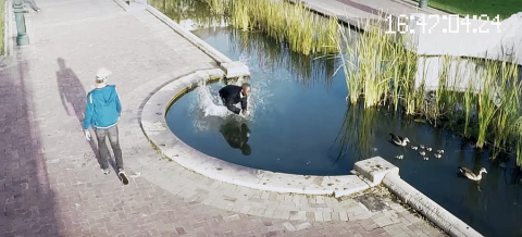 Sõnumisaatja lõpetab teksti saates märjalt. Kaader videost