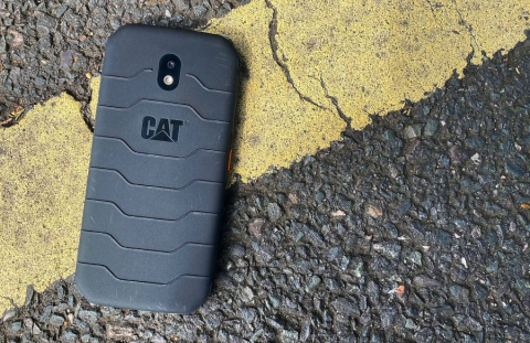 Cat S42.