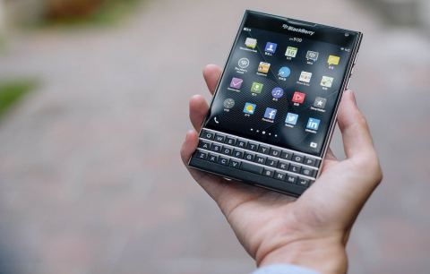 Blackberry Passport. (CC) Pixabay